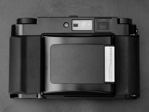 Deadcameras review Fuji Fujifilm GF670-1